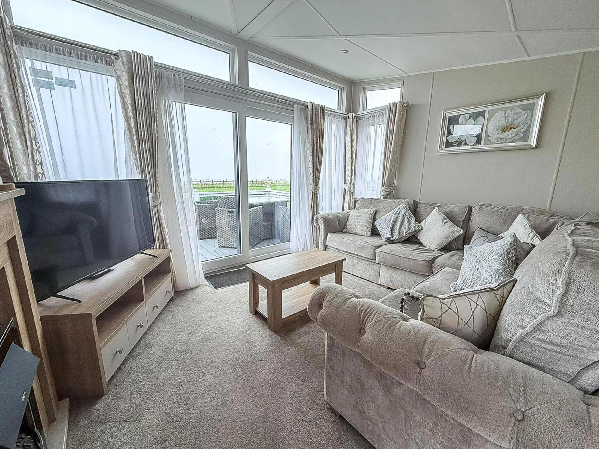 Beautiful Lodge With Full Sea Views At Broadland Sands In Suffolk Ref 20235Bs Hopton on Sea Ngoại thất bức ảnh